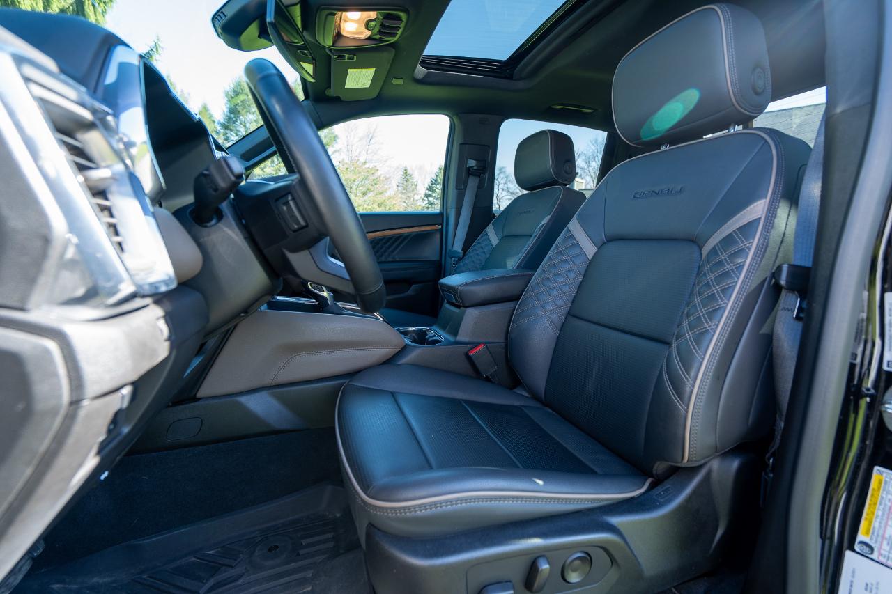 GMC Canyon Denali Crew Cab 4WD 2024