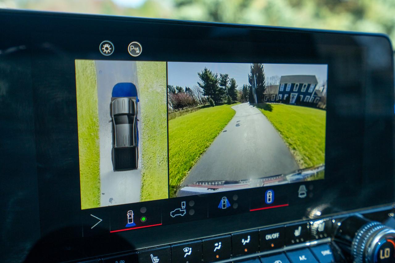 GMC Canyon Denali Crew Cab 4WD 2024