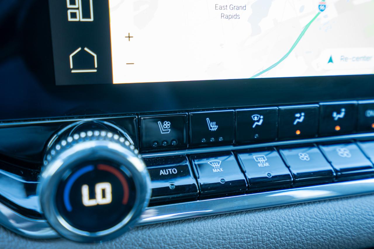 GMC Canyon Denali Crew Cab 4WD 2024