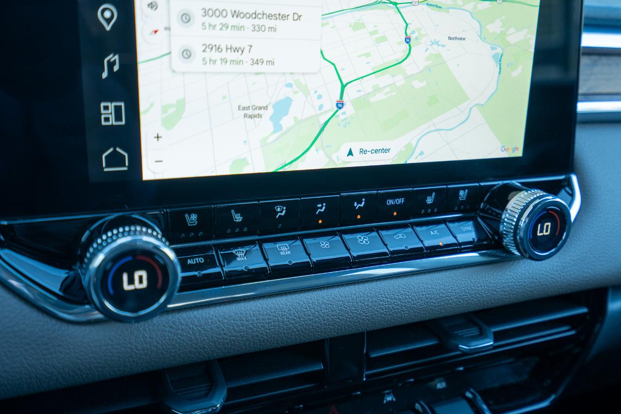 GMC Canyon Denali Crew Cab 4WD 2024