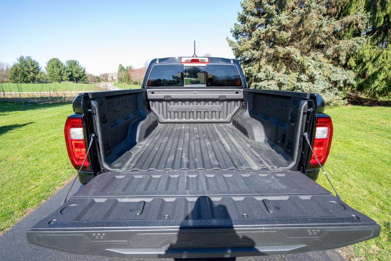 GMC Canyon Denali Crew Cab 4WD 2024