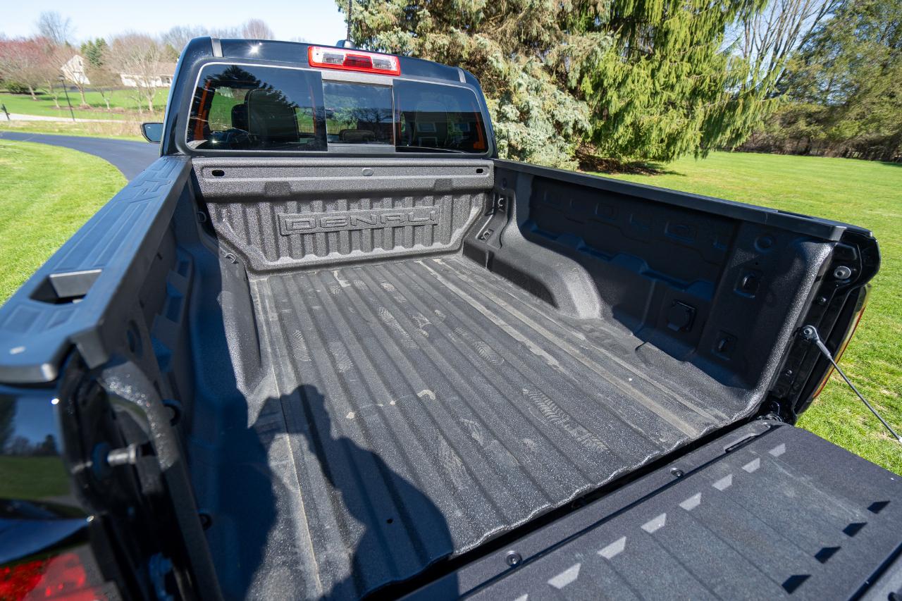 GMC Canyon Denali Crew Cab 4WD 2024