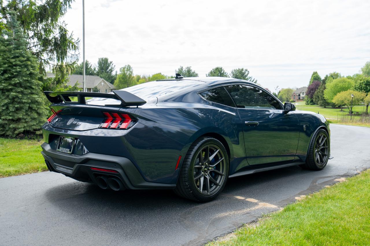Ford Mustang Dark Horse 2024