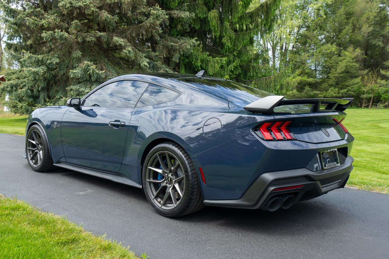 Ford Mustang Dark Horse 2024