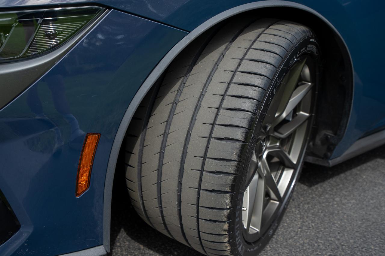 Ford Mustang Dark Horse 2024