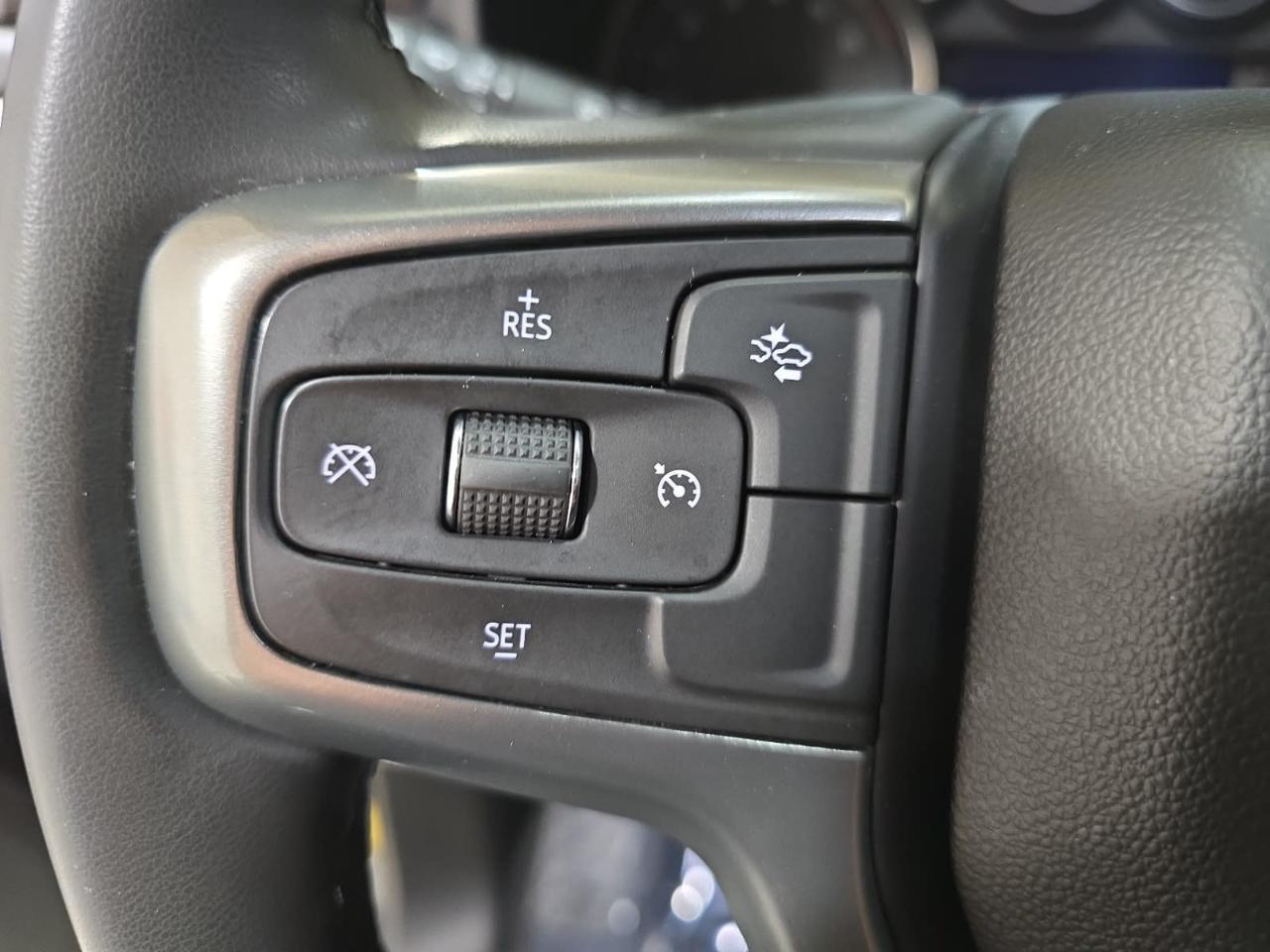 Chevrolet Suburban LS 4WD 2023