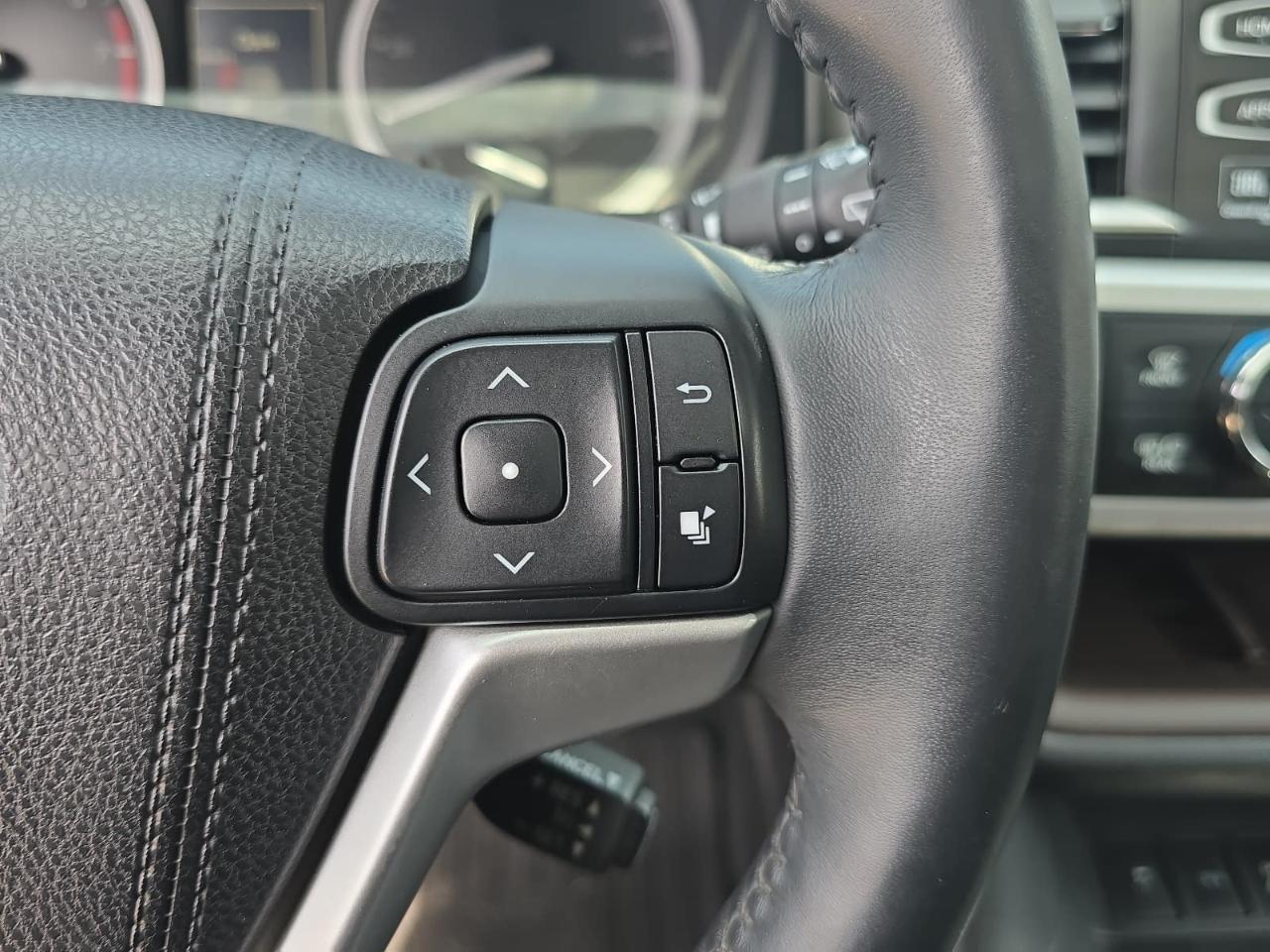 Toyota Highlander Limited AWD V6 2016