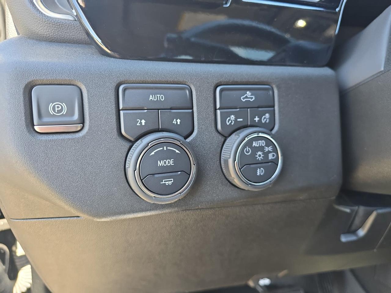Chevrolet Silverado 1500 RST Crew Cab 4WD 2024