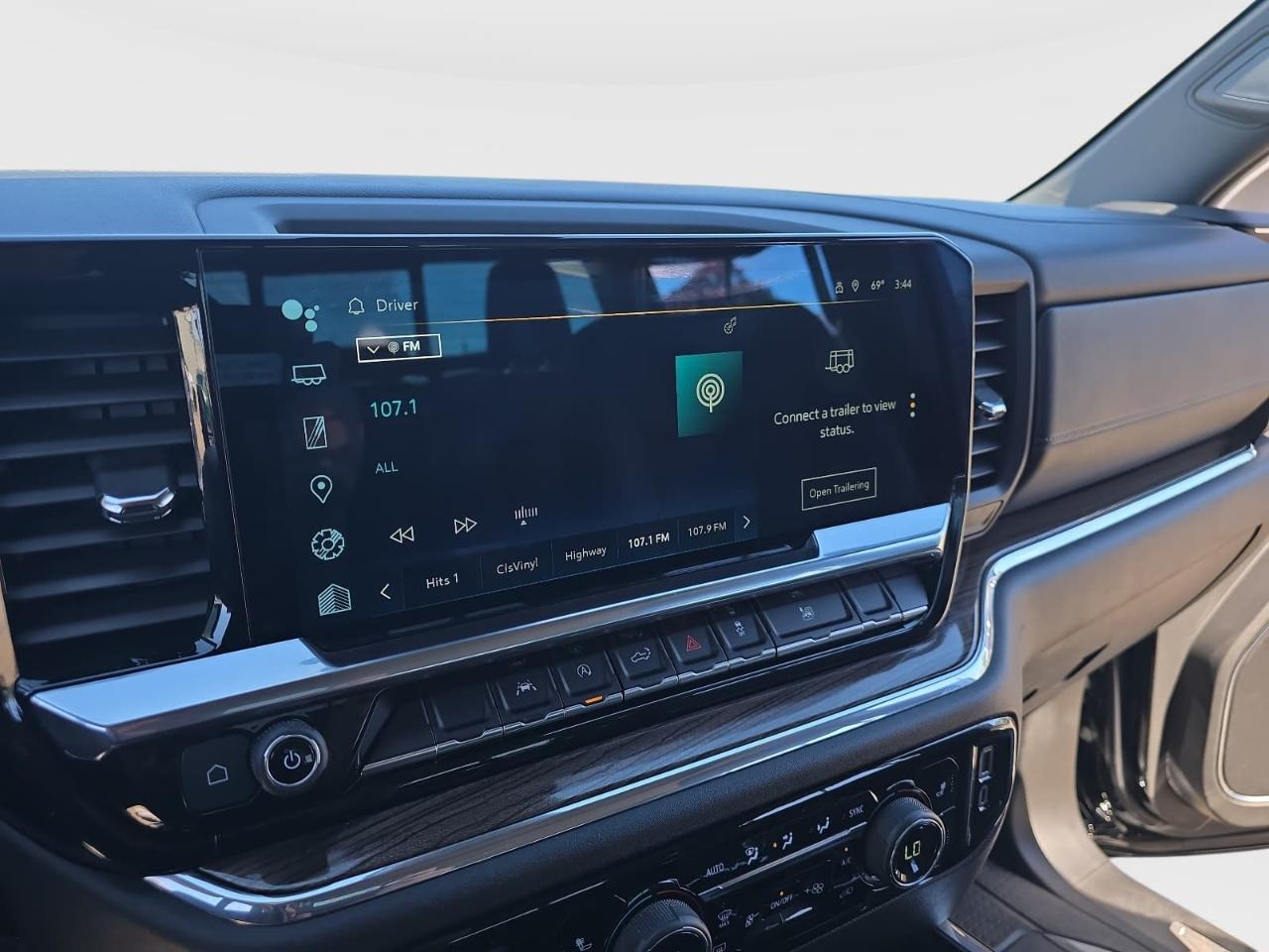Chevrolet Silverado 1500 RST Crew Cab 4WD 2024