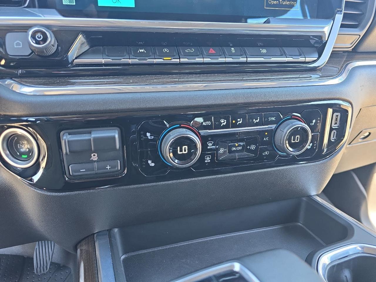 Chevrolet Silverado 1500 RST Crew Cab 4WD 2024