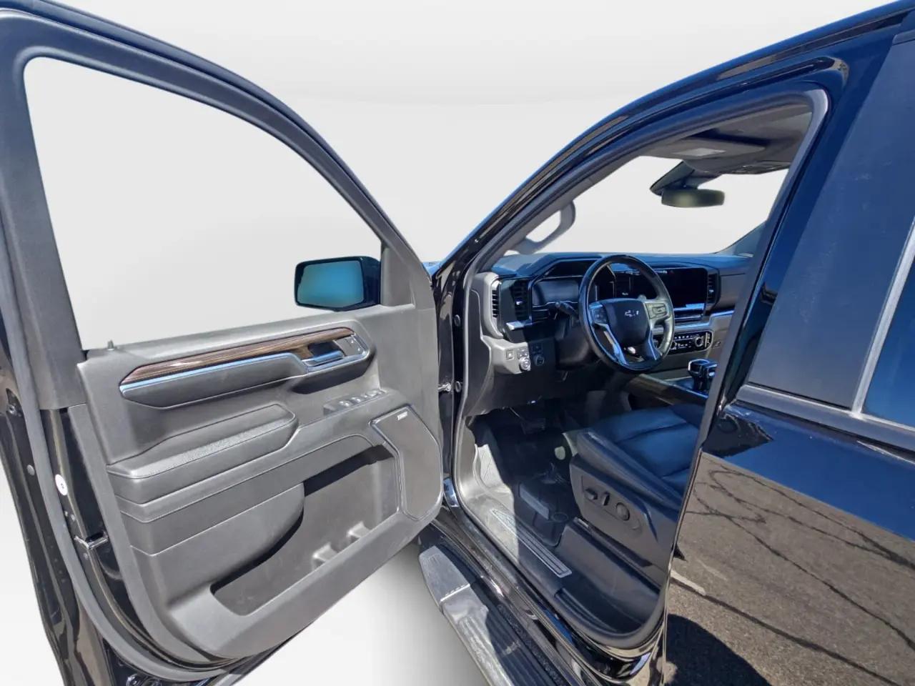 Chevrolet Silverado 1500 RST Crew Cab 4WD 2024