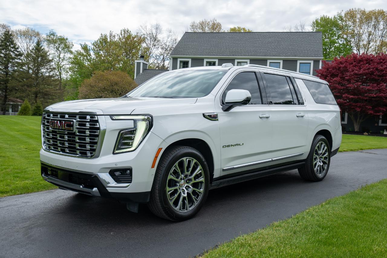 GMC Yukon XL Denali 4WD 2025