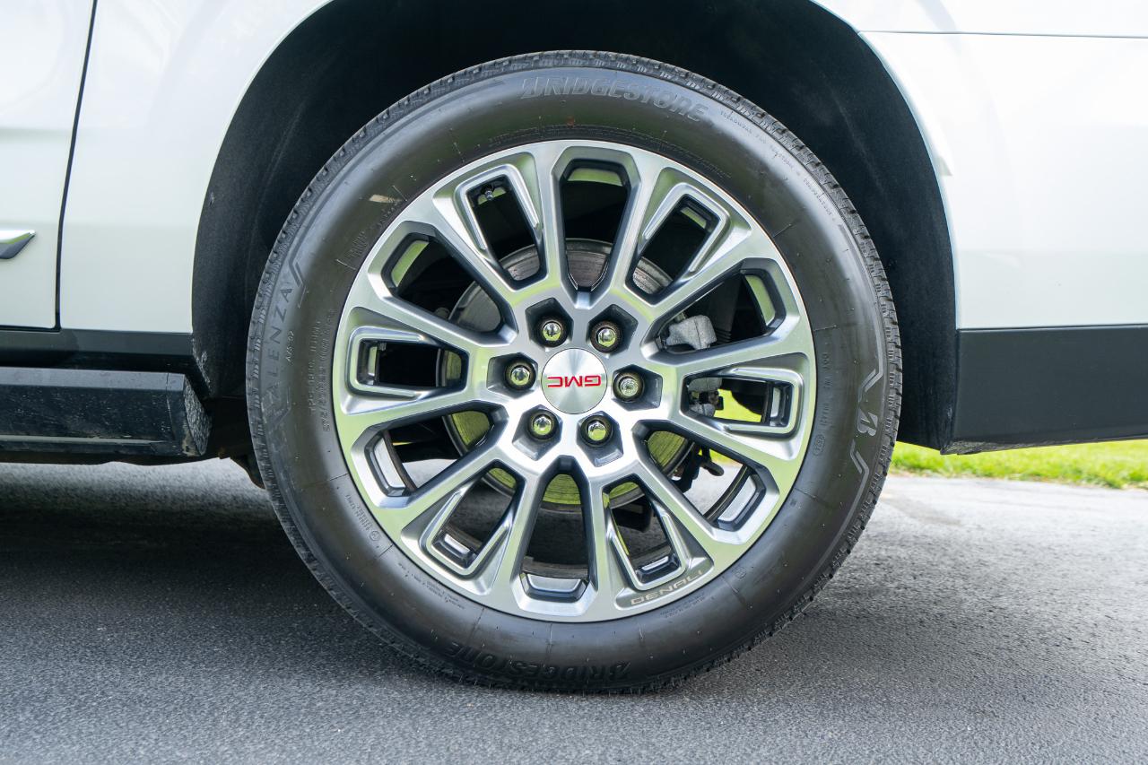 GMC Yukon XL Denali 4WD 2025