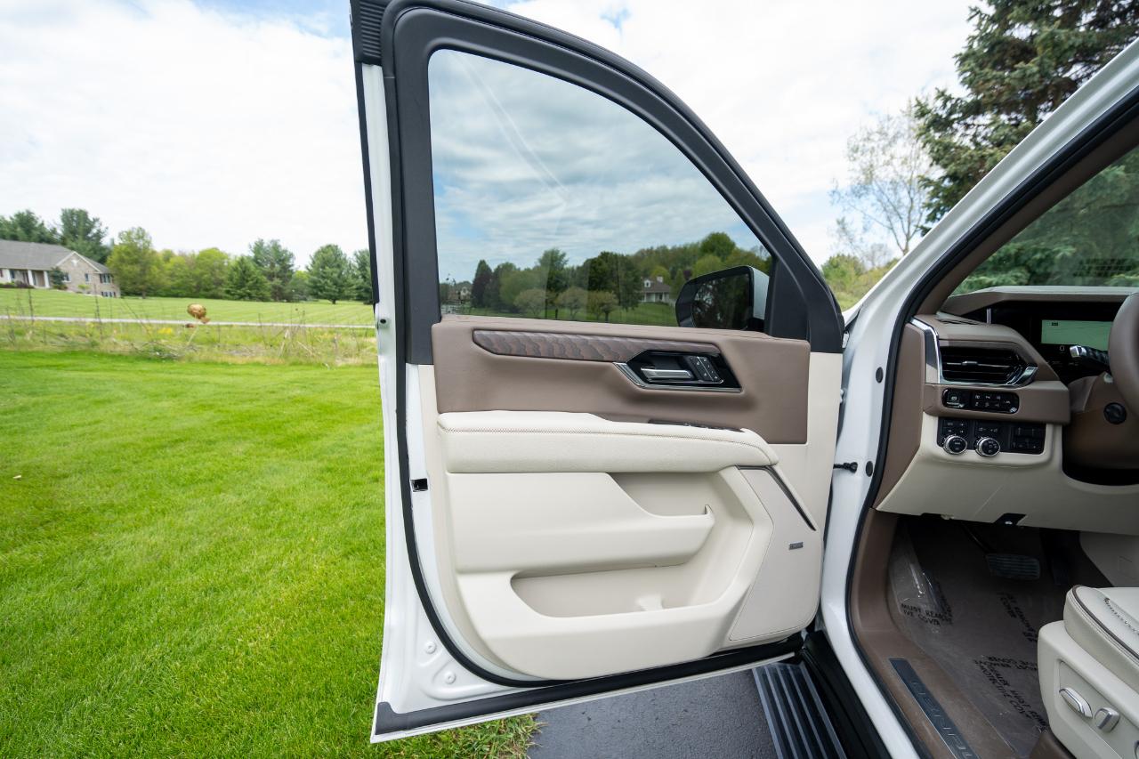 GMC Yukon XL Denali 4WD 2025