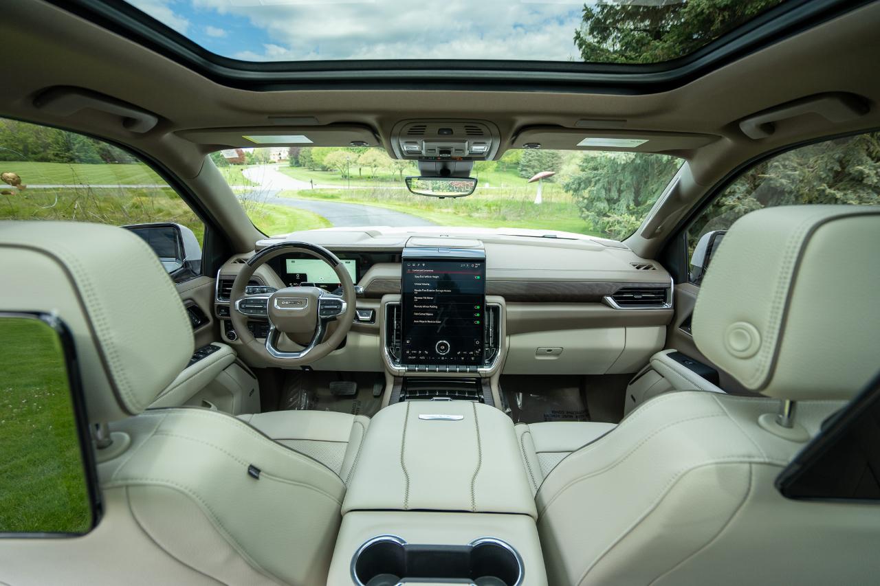 GMC Yukon XL Denali 4WD 2025
