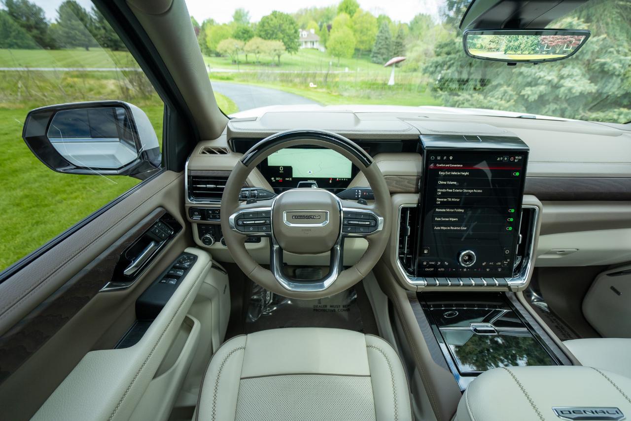 GMC Yukon XL Denali 4WD 2025