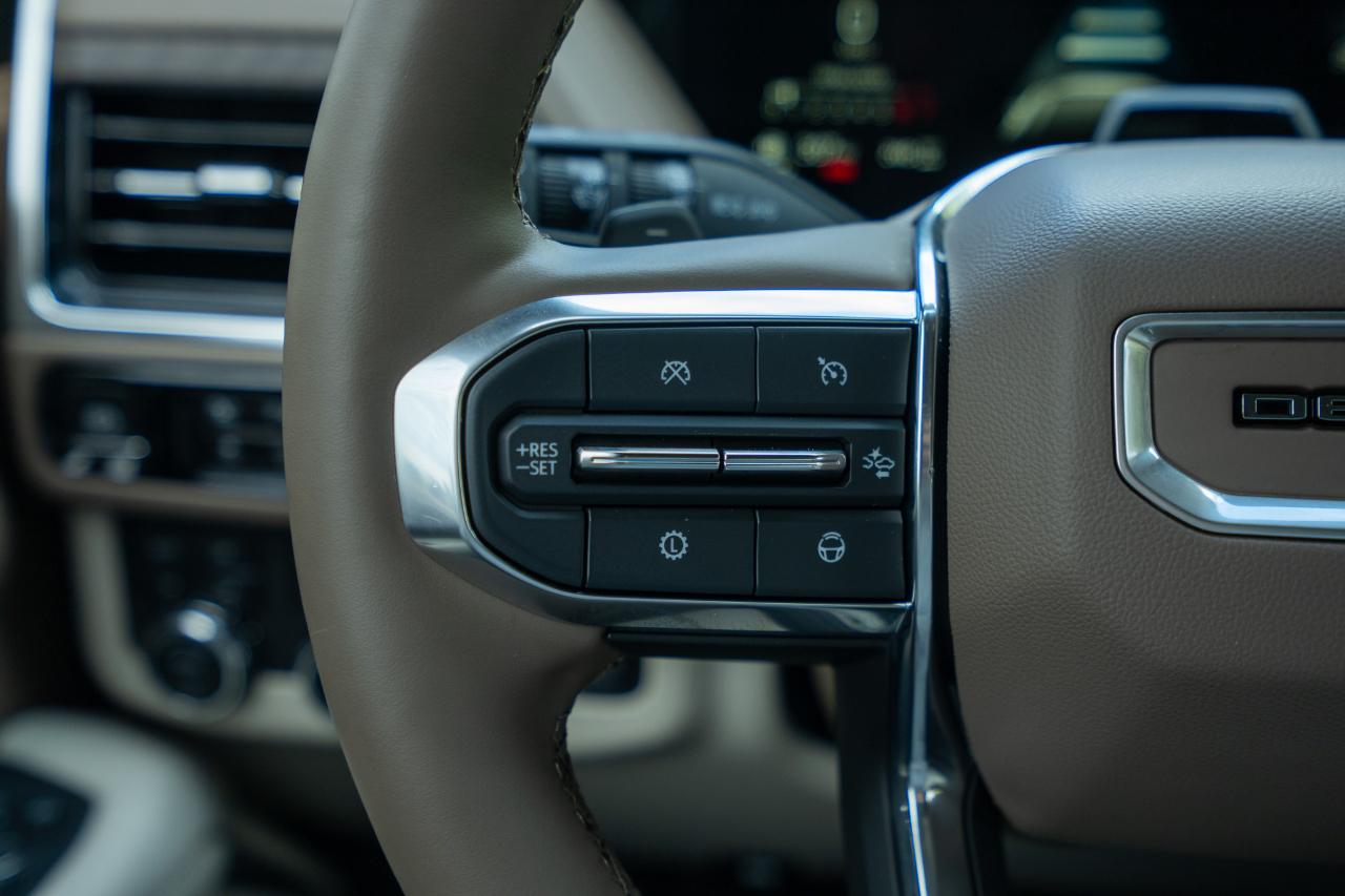 GMC Yukon XL Denali 4WD 2025