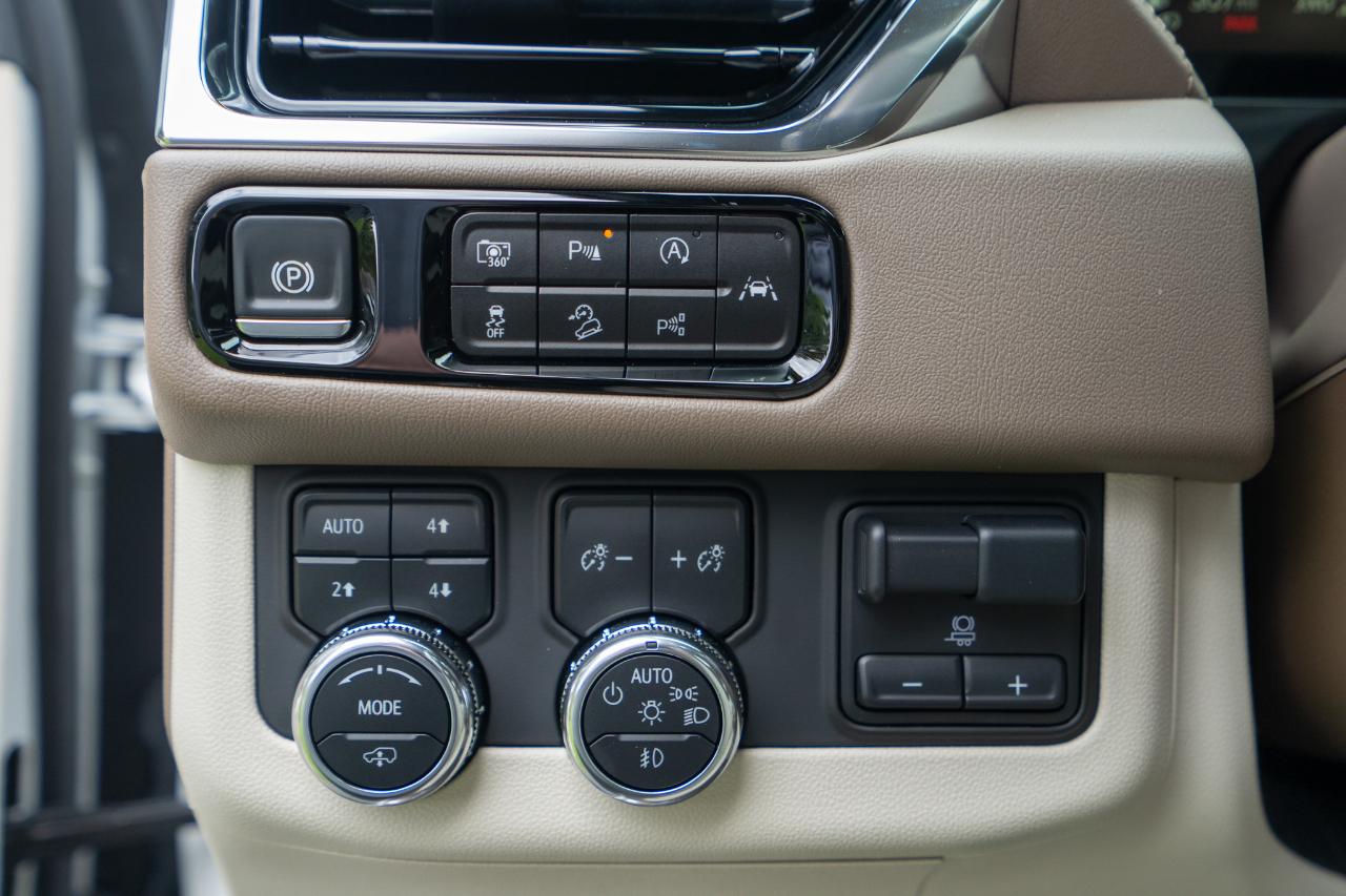GMC Yukon XL Denali 4WD 2025
