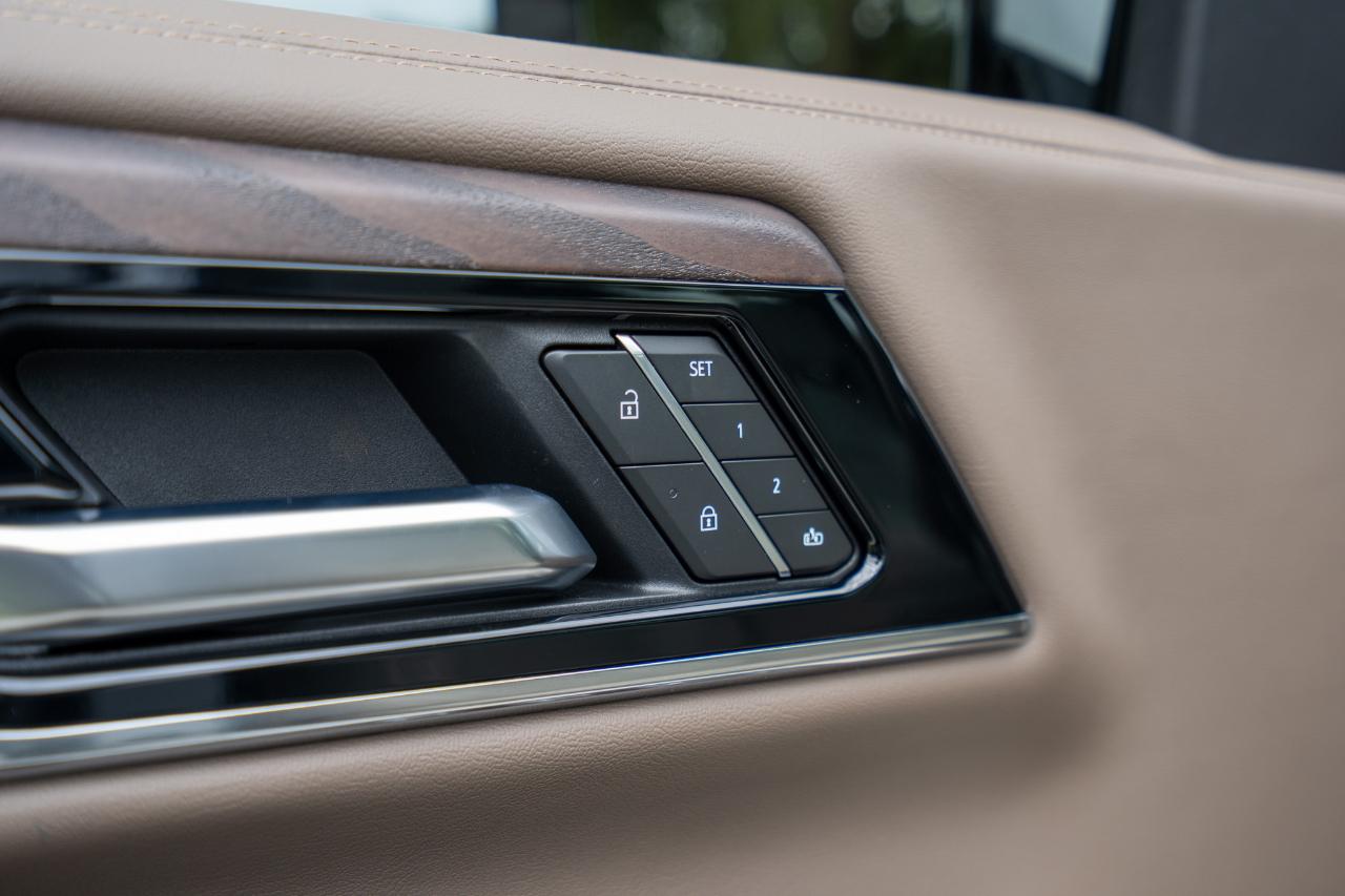GMC Yukon XL Denali 4WD 2025