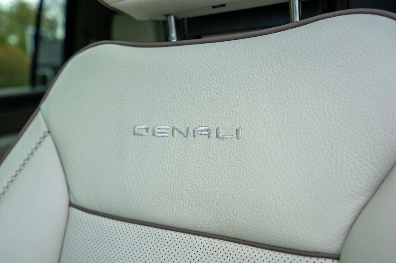 GMC Yukon XL Denali 4WD 2025