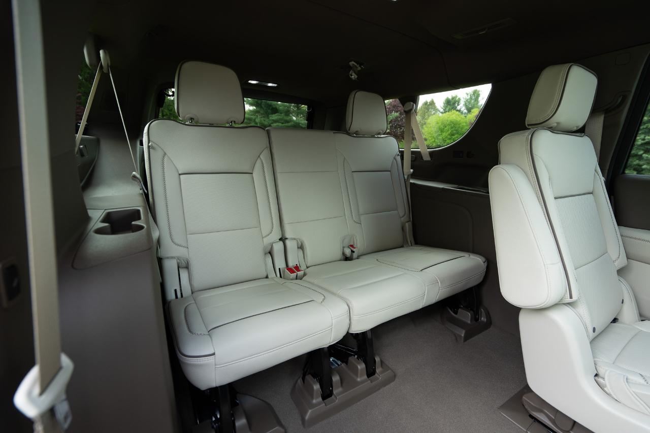 GMC Yukon XL Denali 4WD 2025