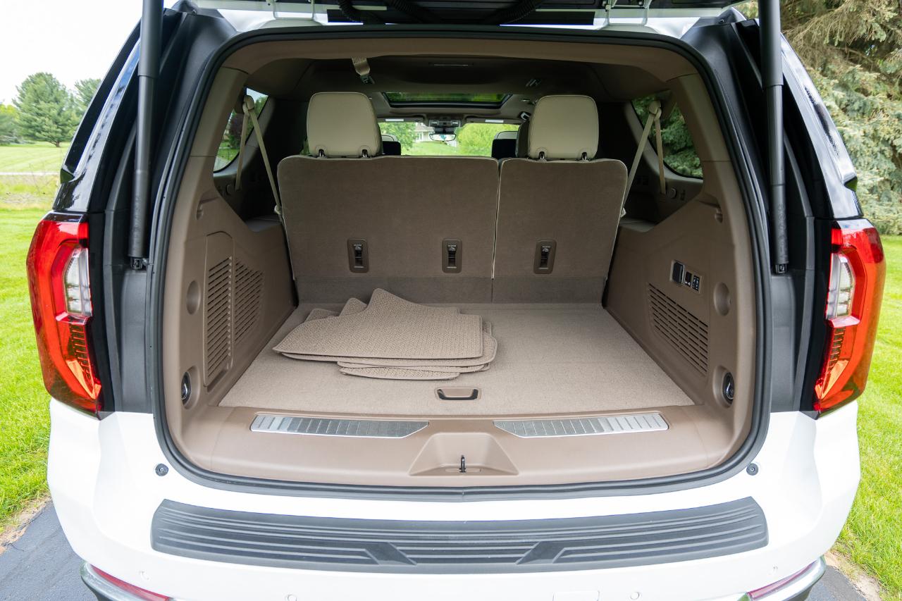 GMC Yukon XL Denali 4WD 2025
