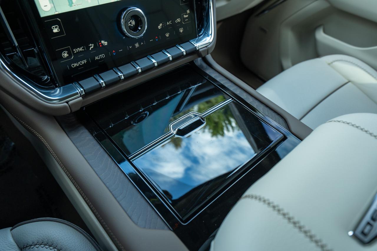 GMC Yukon XL Denali 4WD 2025
