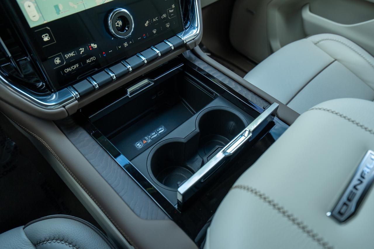 GMC Yukon XL Denali 4WD 2025