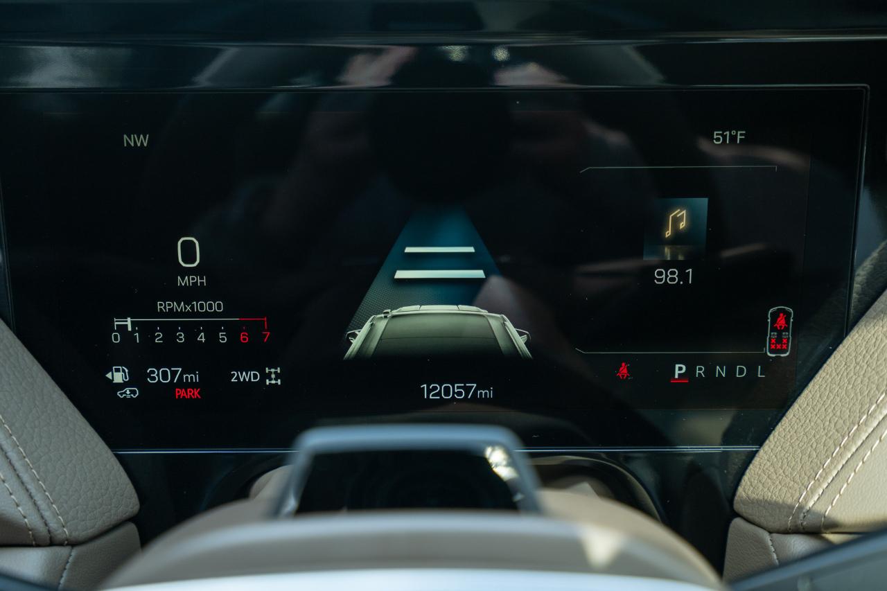GMC Yukon XL Denali 4WD 2025