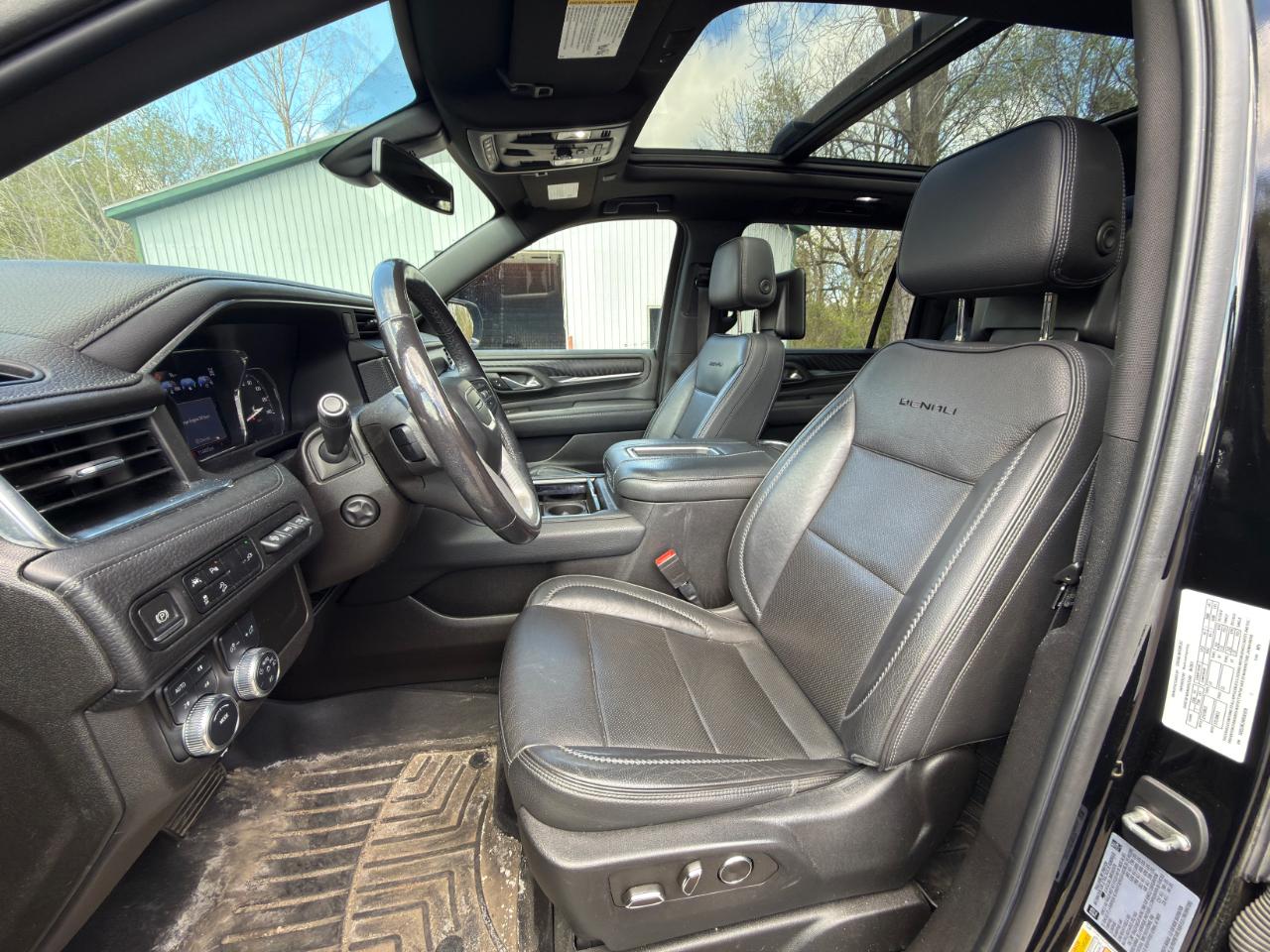 GMC Yukon XL Denali 4WD 2021