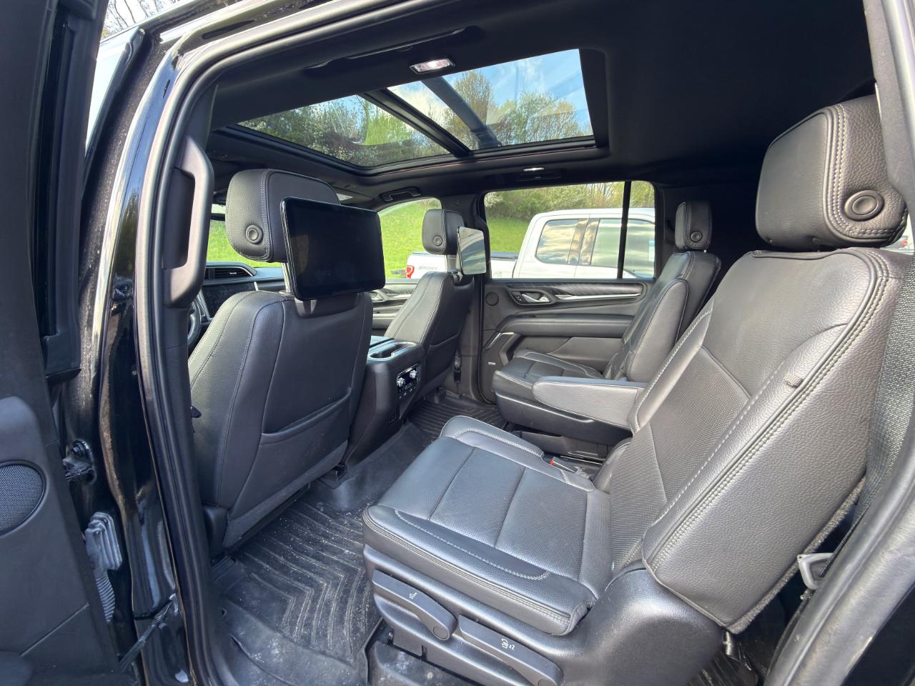 GMC Yukon XL Denali 4WD 2021