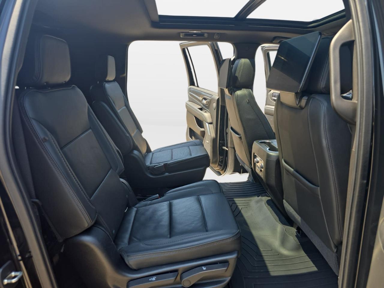GMC Yukon XL Denali 4WD 2021