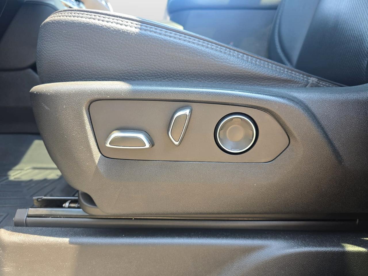 GMC Yukon XL Denali 4WD 2021