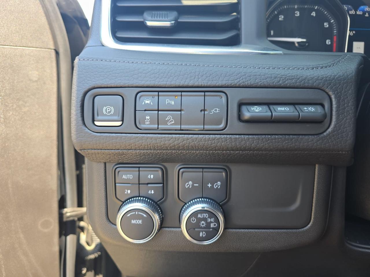 GMC Yukon XL Denali 4WD 2021