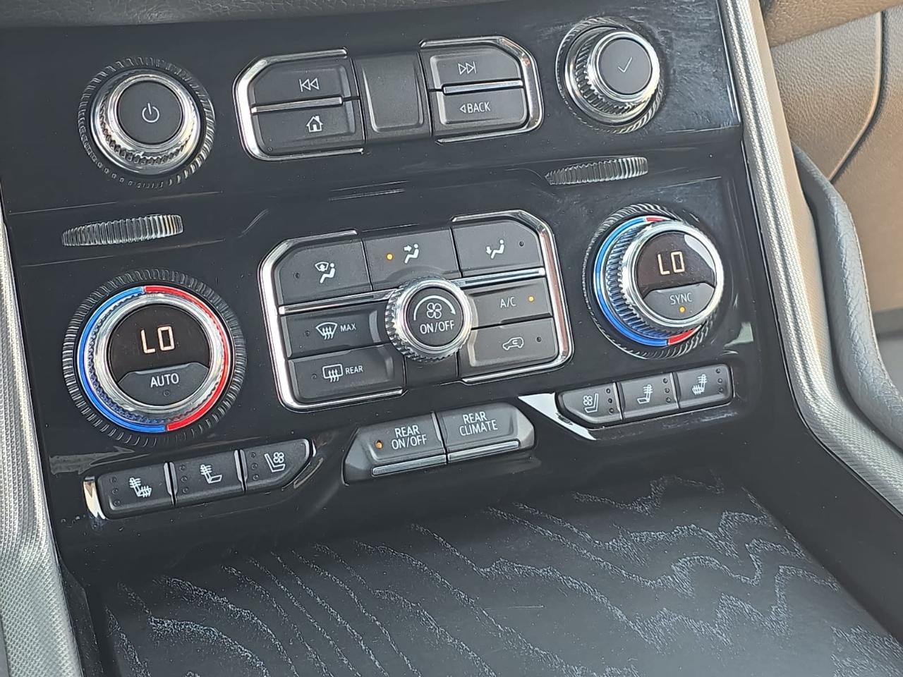 GMC Yukon XL Denali 4WD 2021