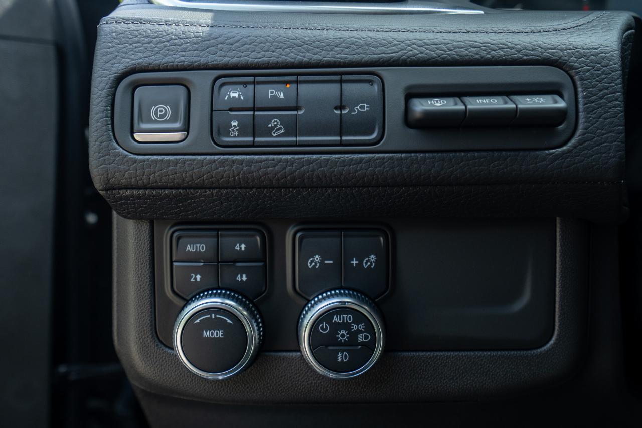 GMC Yukon XL Denali 4WD 2021