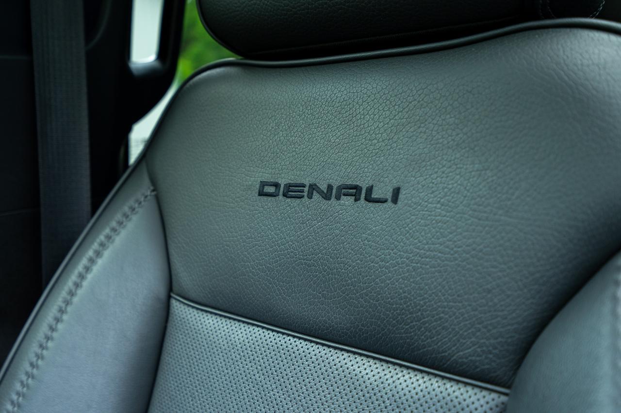 GMC Yukon XL Denali 4WD 2021