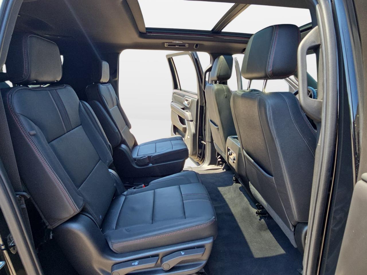 Chevrolet Suburban RST 4WD 2023