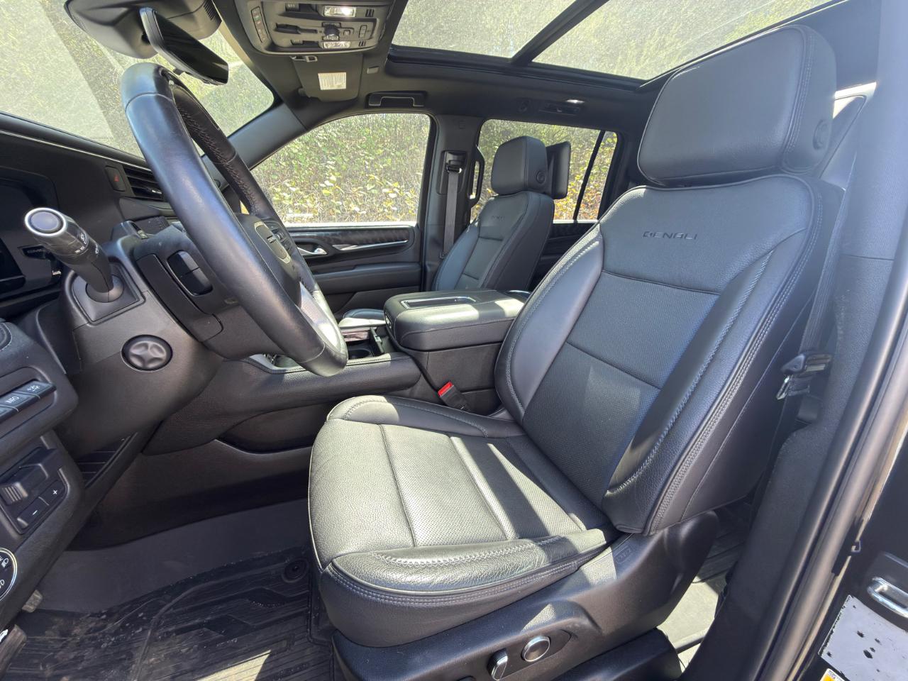 GMC Yukon XL Denali 4WD 2023
