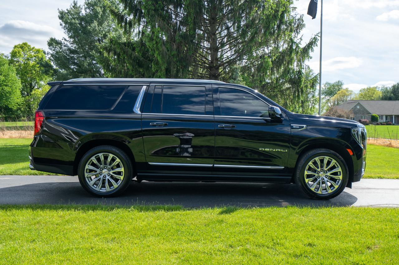 GMC Yukon XL Denali 4WD 2023