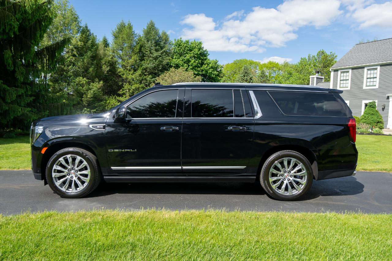 GMC Yukon XL Denali 4WD 2023