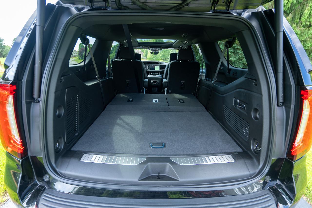 GMC Yukon XL Denali 4WD 2023