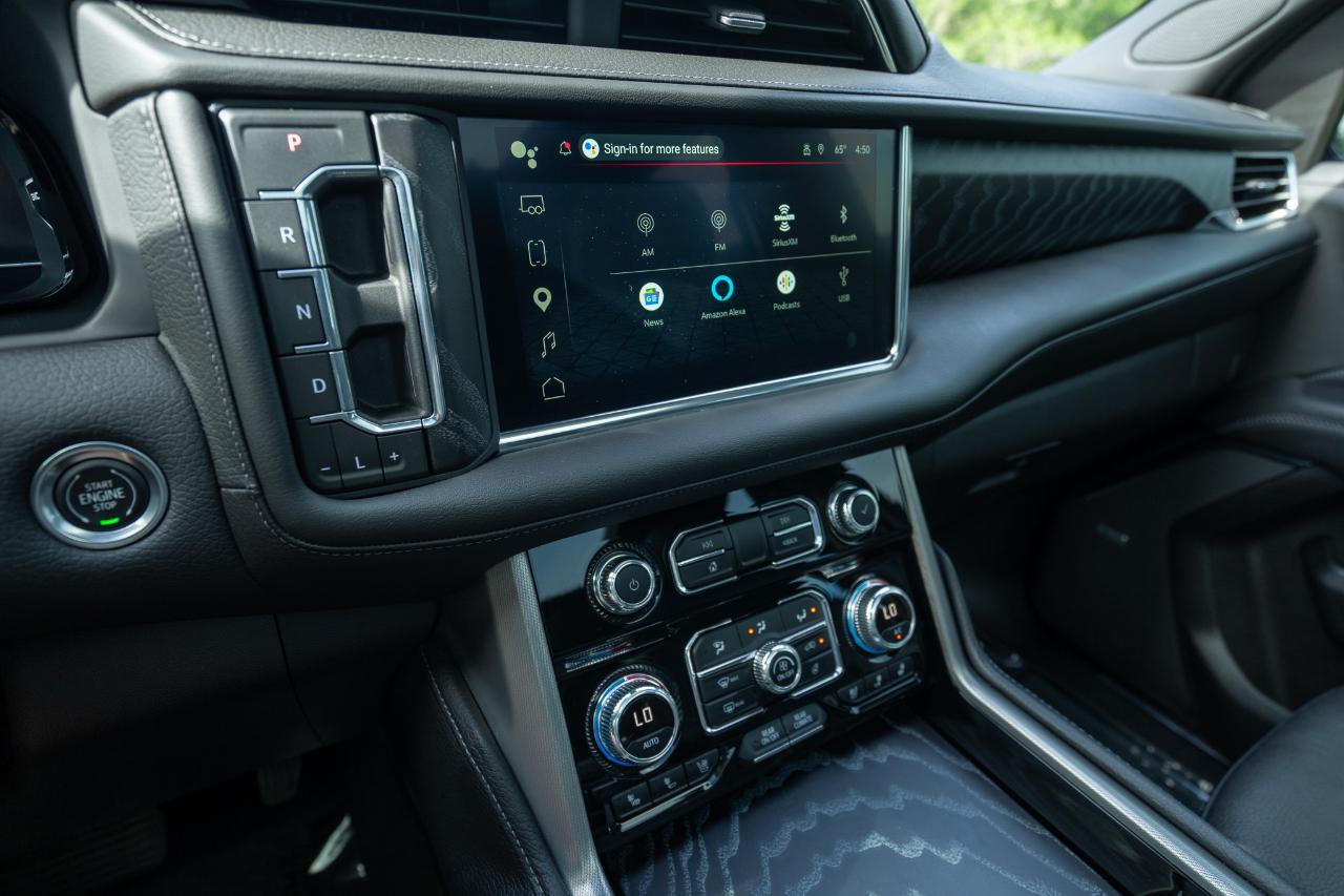 GMC Yukon XL Denali 4WD 2023