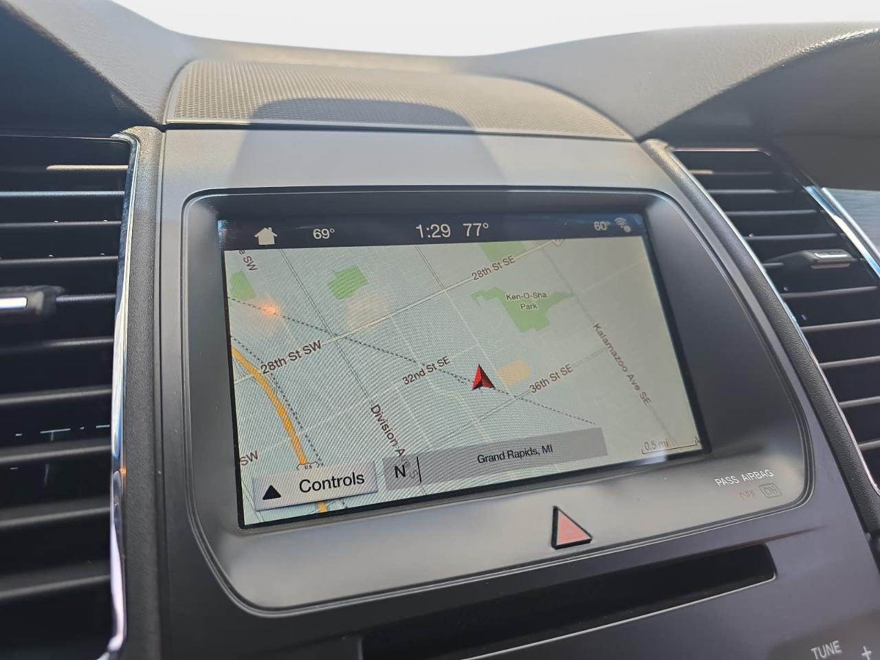 Ford Taurus SEL FWD 2019