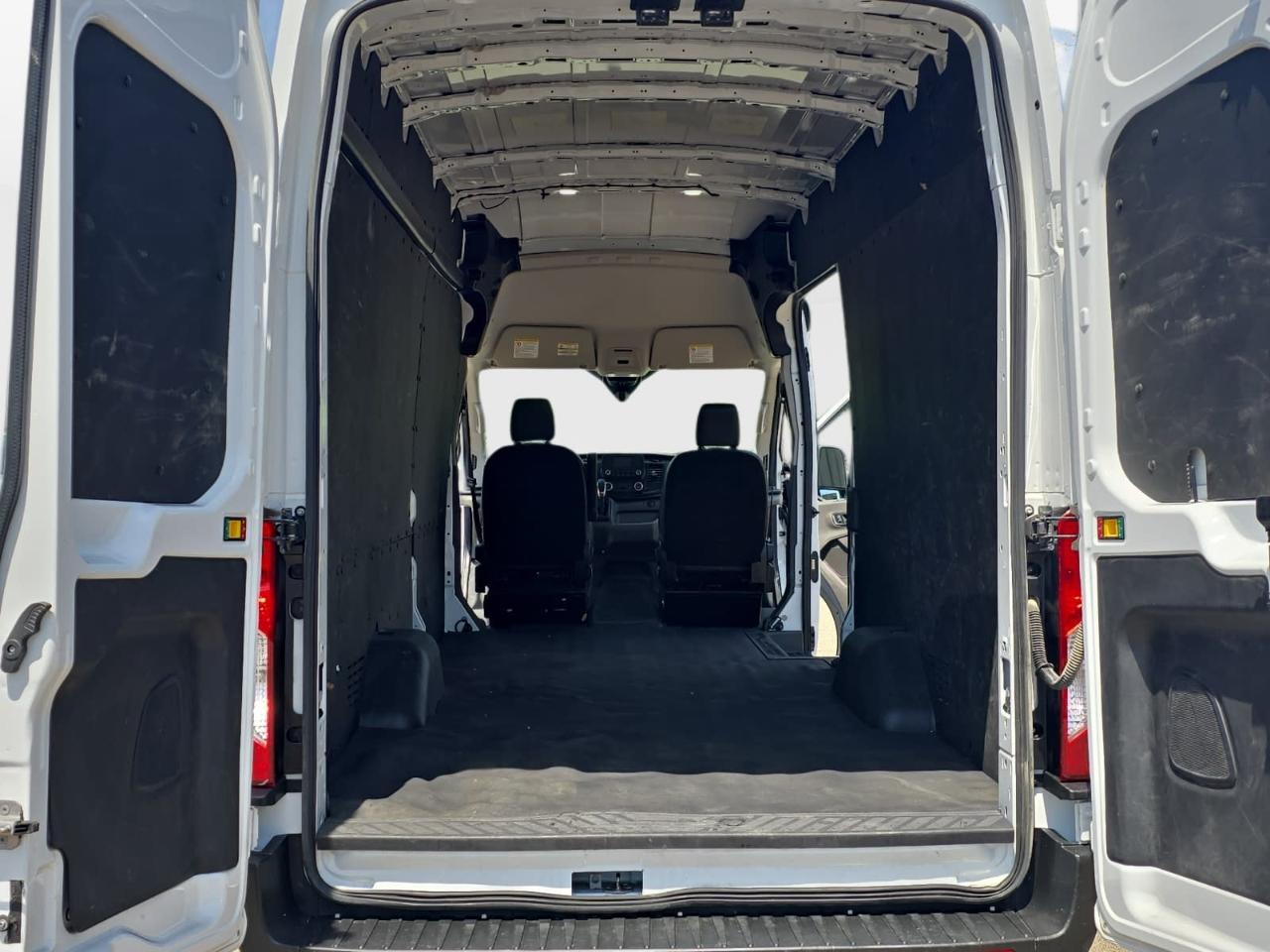 Ford Transit  2025