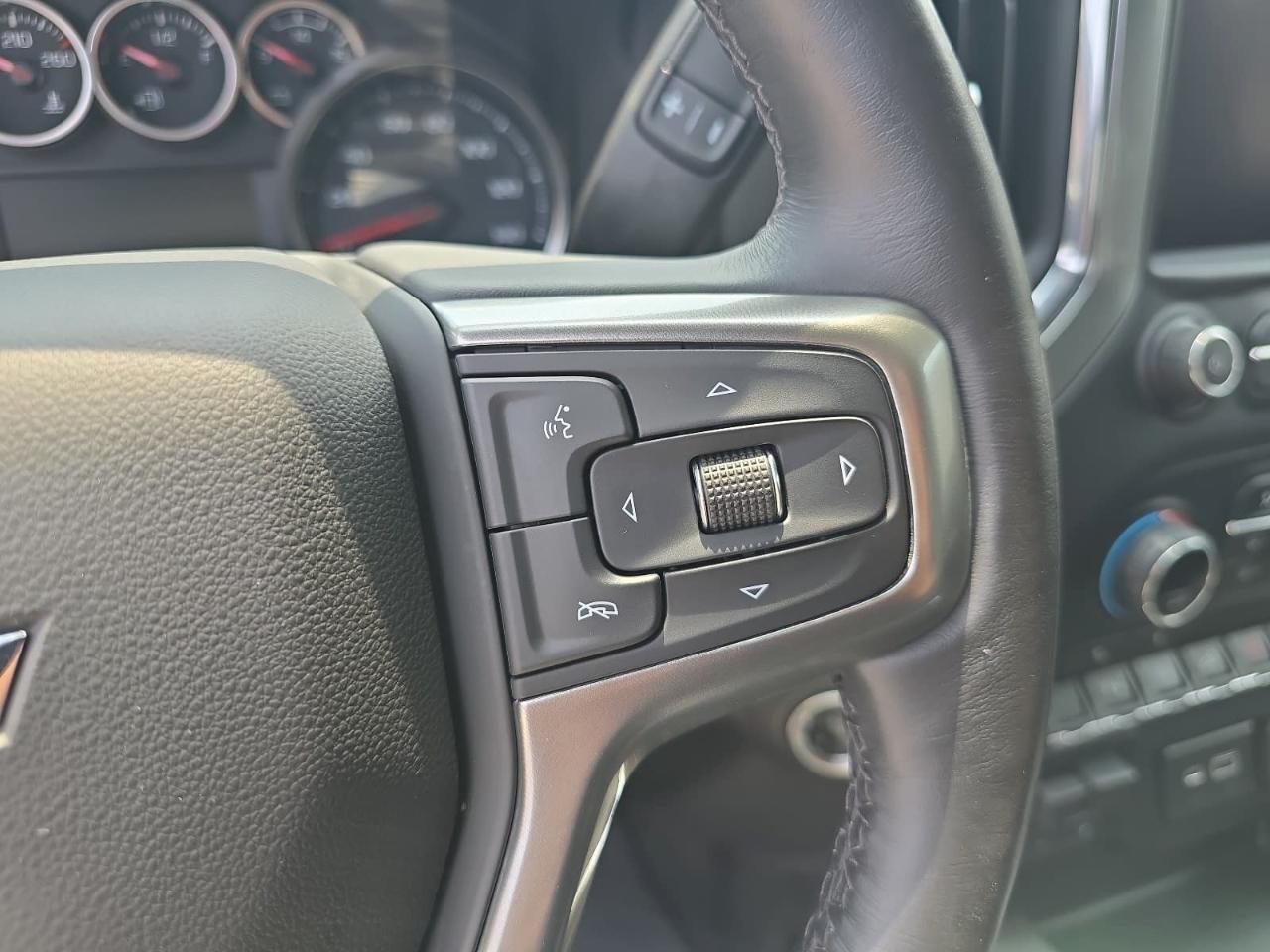 Chevrolet Silverado 1500 Trail Boss LT Crew Cab 4WD 2021