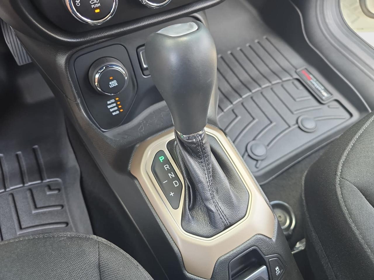 Jeep Renegade Latitude 4WD 2015