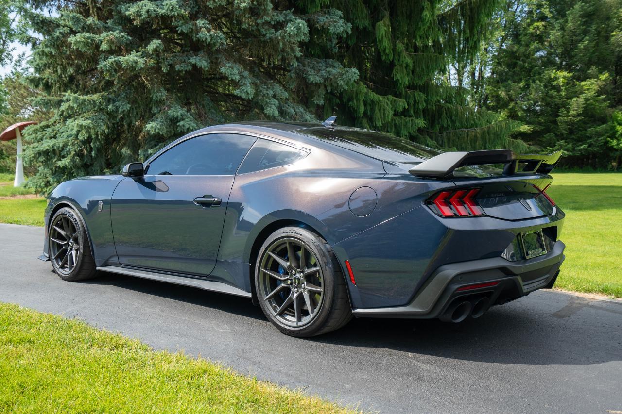 Ford Mustang Dark Horse 2024
