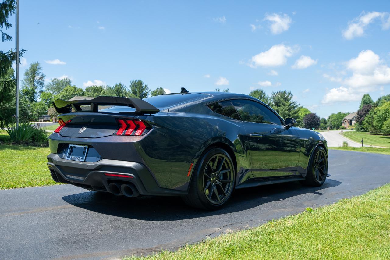 Ford Mustang Dark Horse 2024