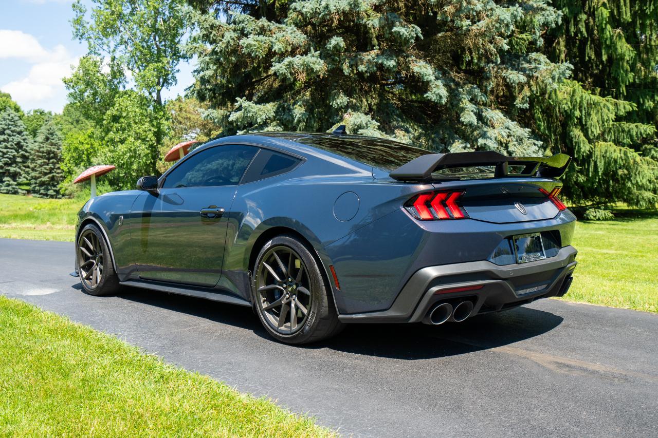 Ford Mustang Dark Horse 2024